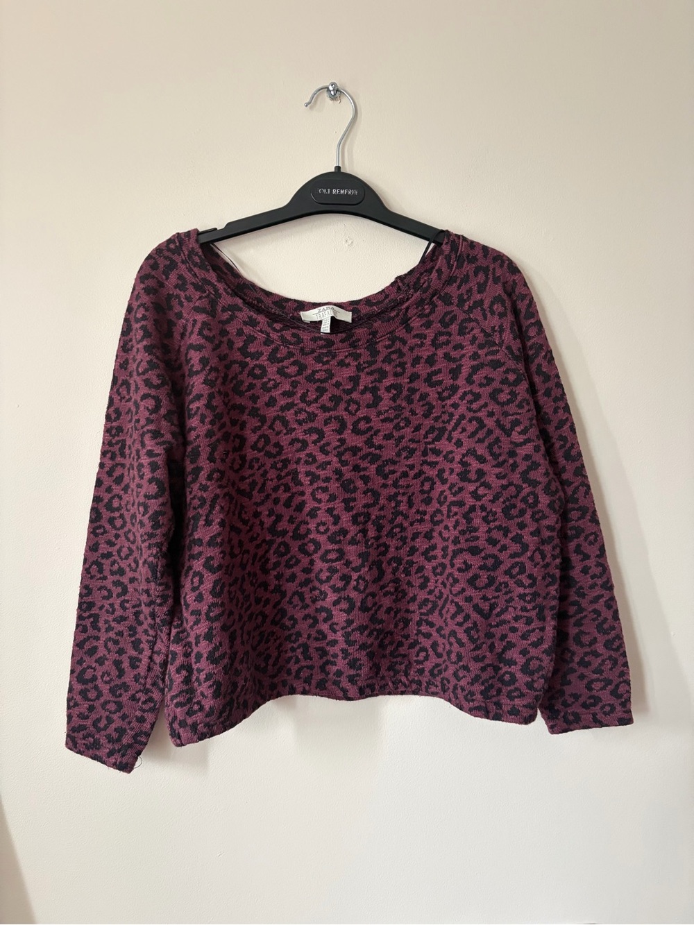 Zara - Women's Burgundy Leopard Print Pullover Sweatshirt